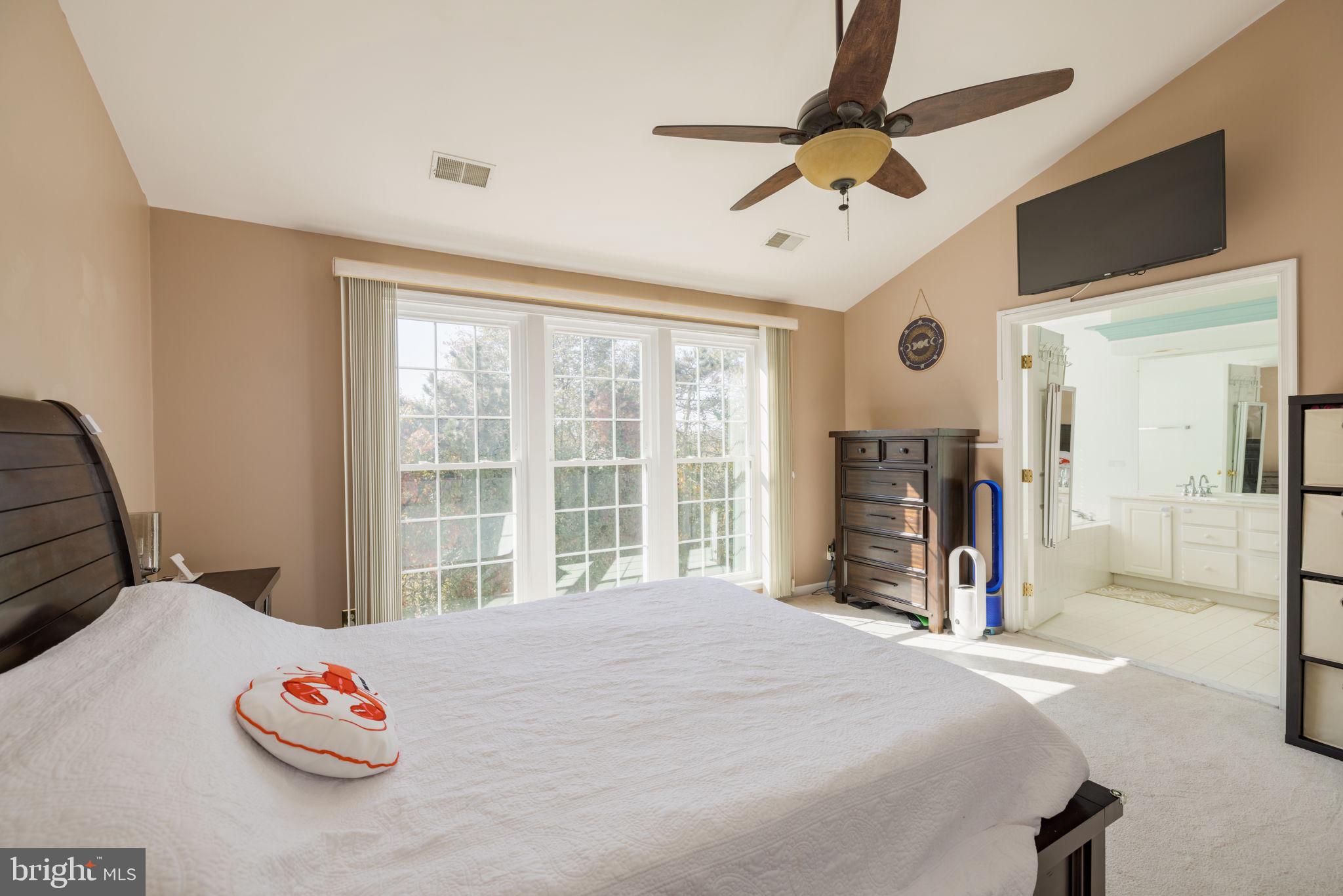 6184 MANCHESTER PARK CIRCLE