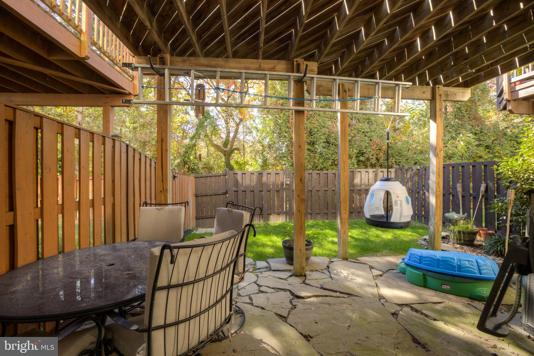 6184 MANCHESTER PARK CIRCLE