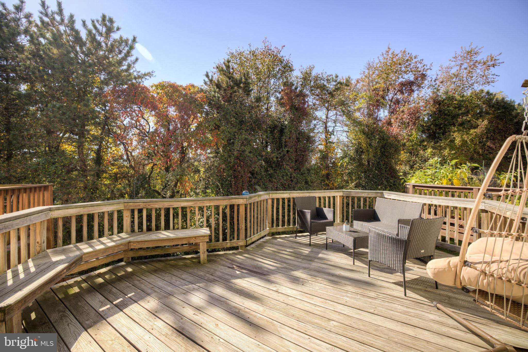 6184 MANCHESTER PARK CIRCLE