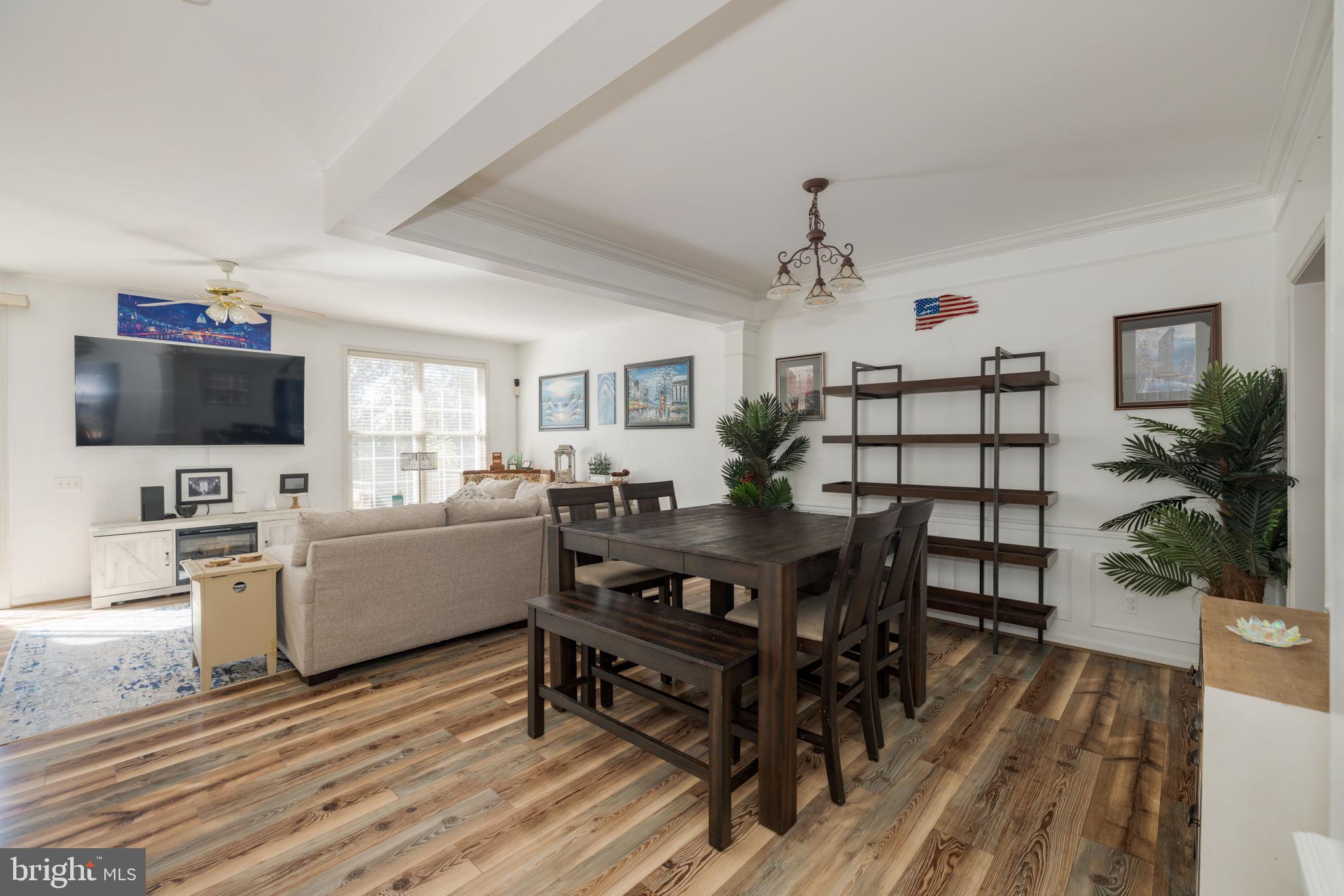 6184 MANCHESTER PARK CIRCLE