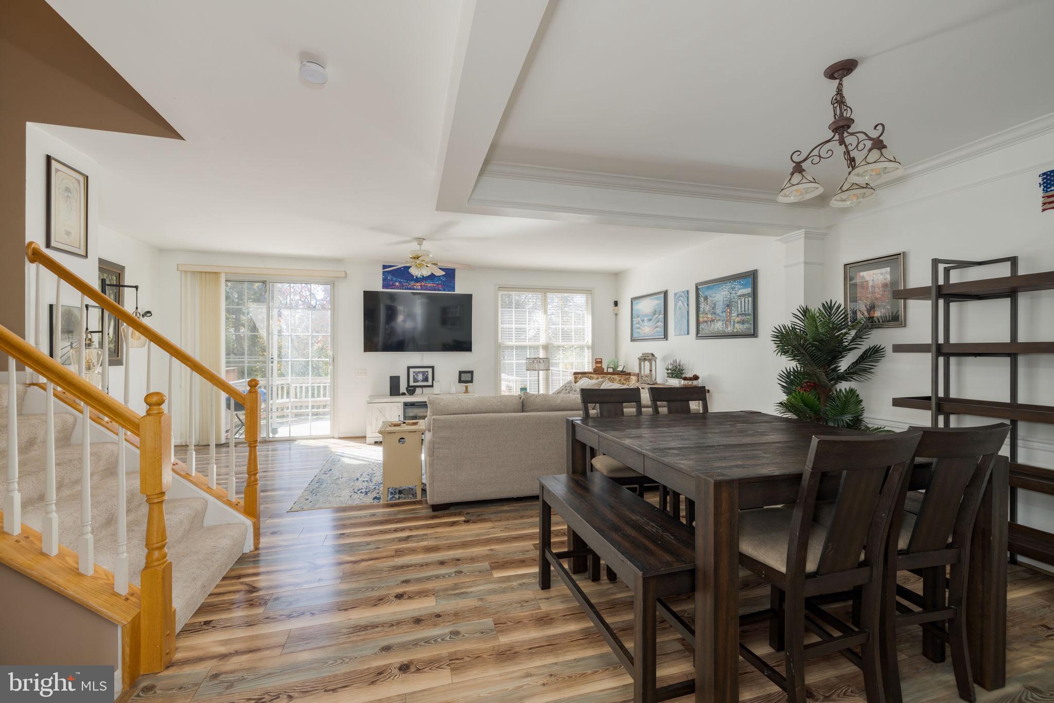 6184 MANCHESTER PARK CIRCLE