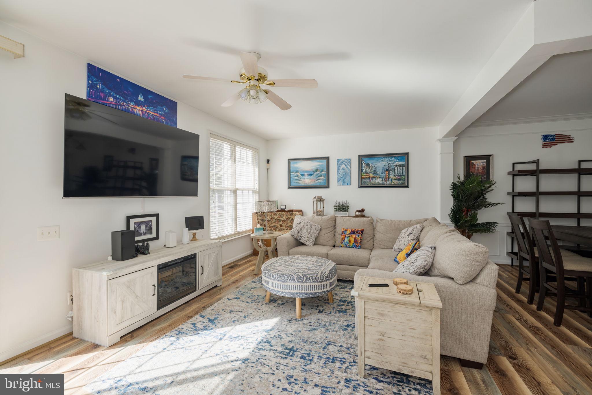 6184 MANCHESTER PARK CIRCLE