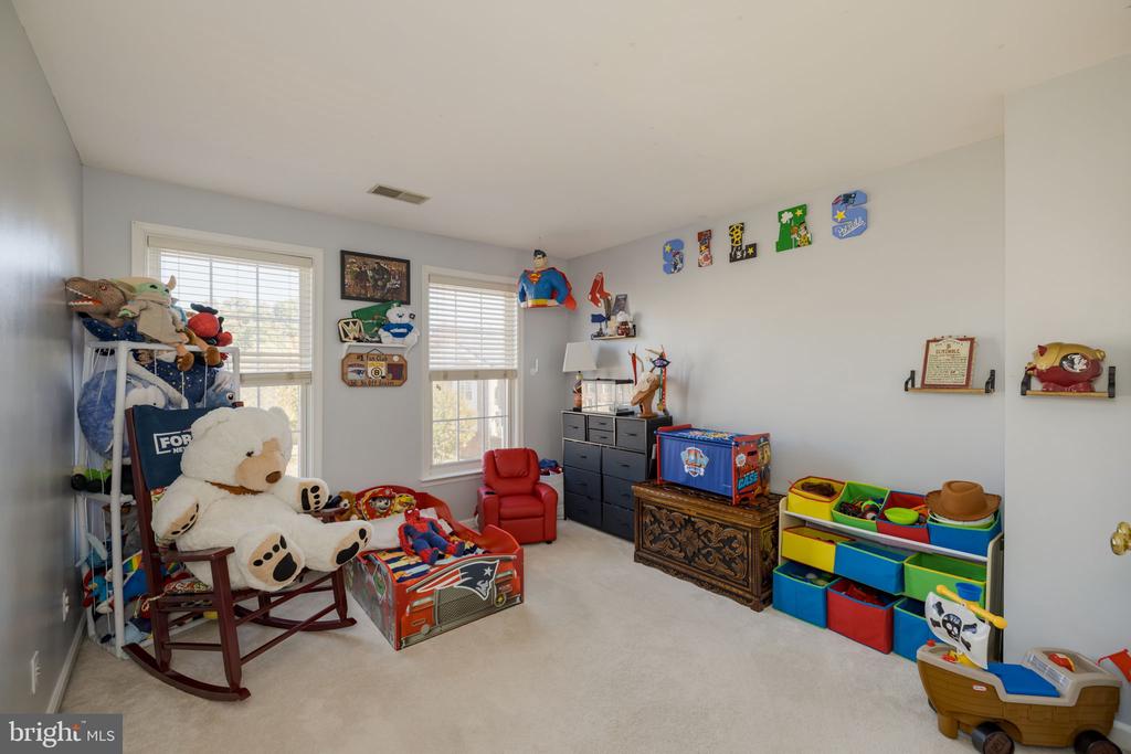 6184 MANCHESTER PARK CIRCLE