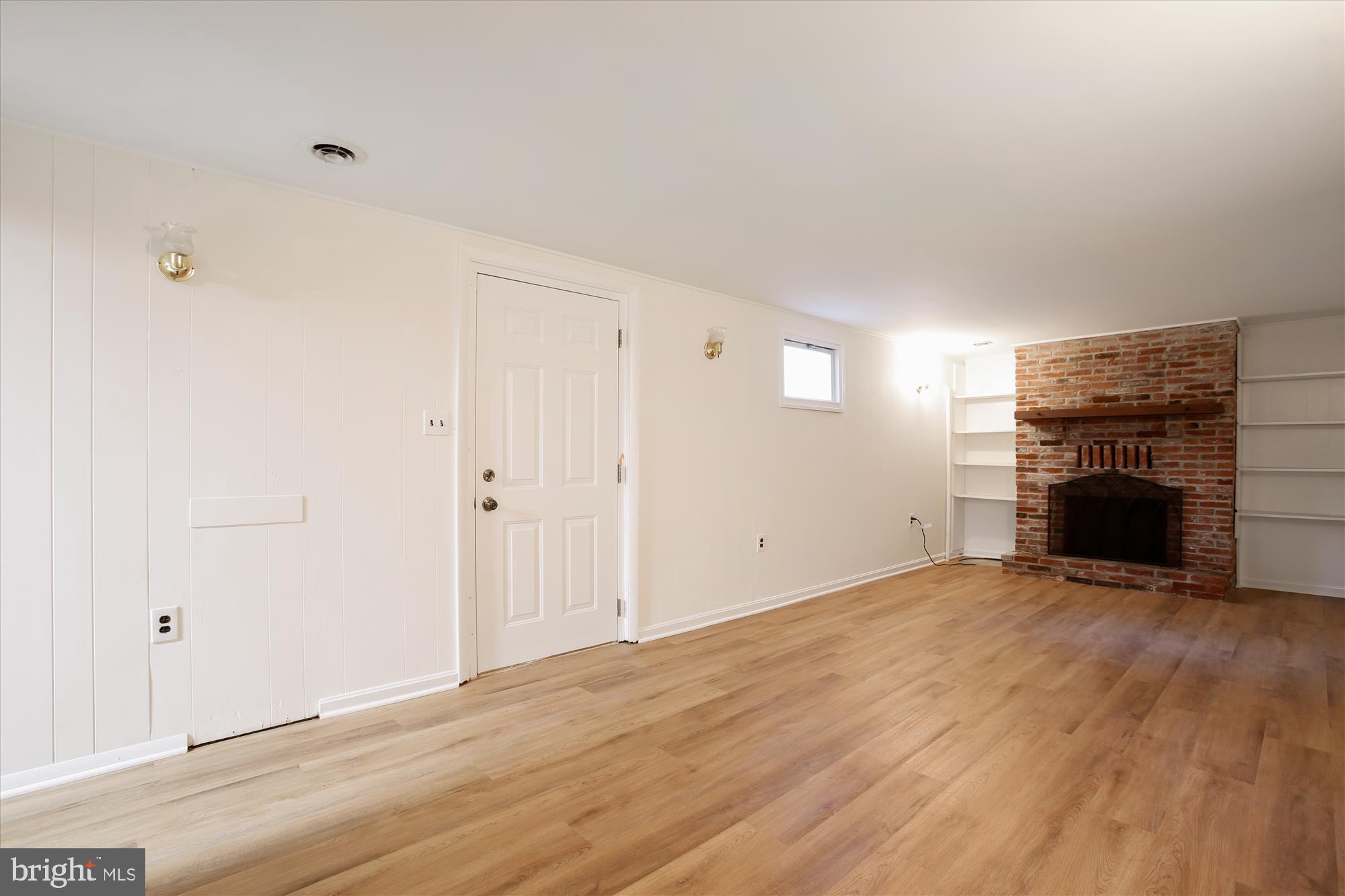 2405 PHILLIPS DRIVE