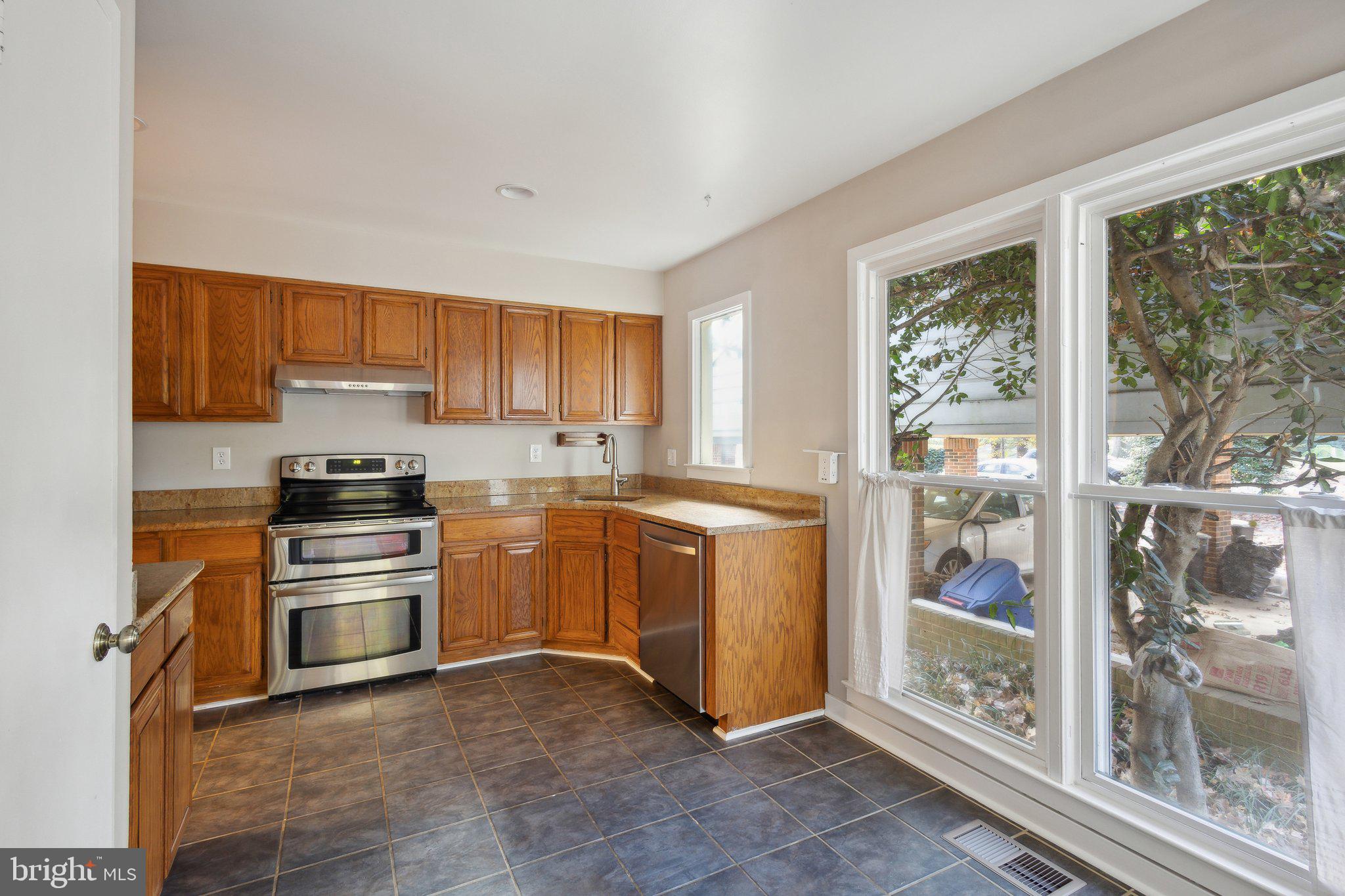 11436 FAIRWAY DRIVE