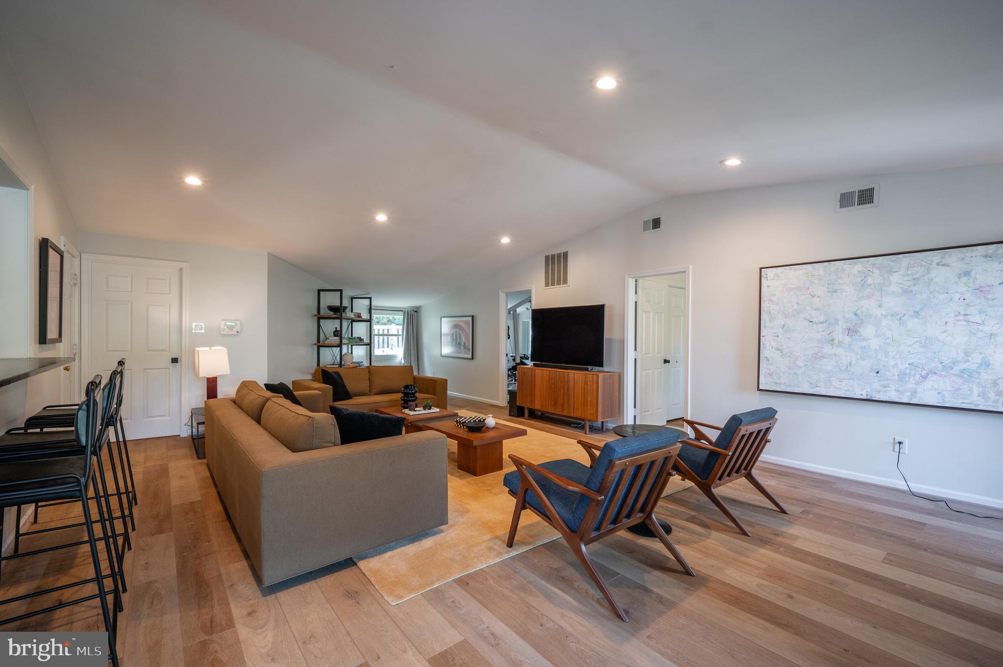 4202 JAVINS DRIVE