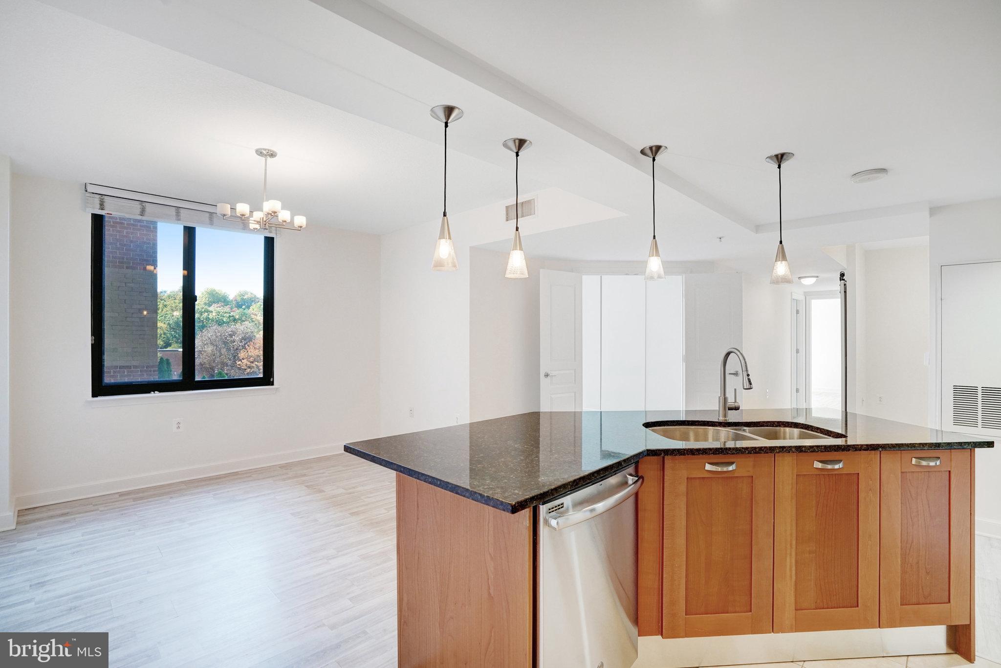 2451 MIDTOWN AVENUE 927