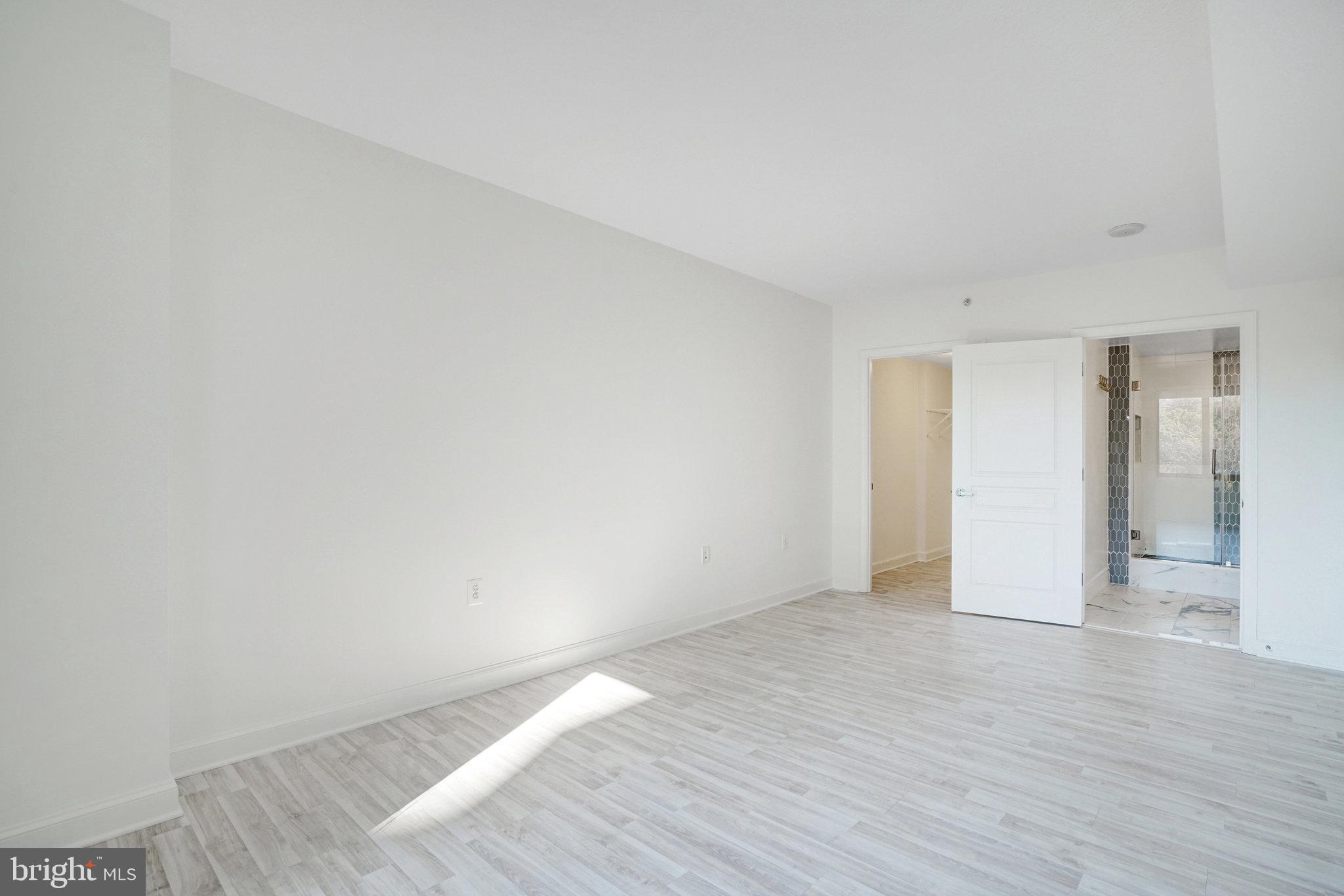 2451 MIDTOWN AVENUE 927