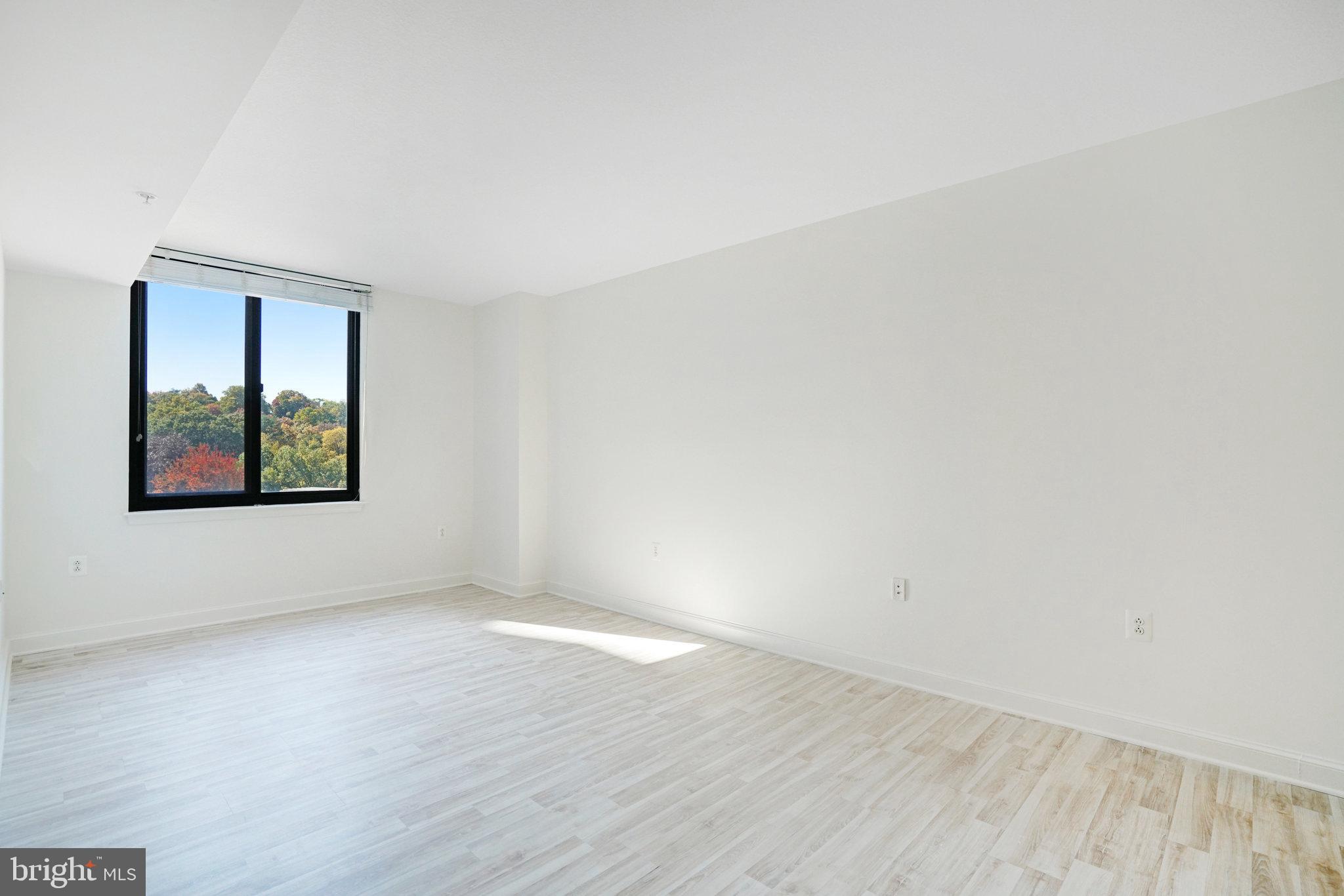 2451 MIDTOWN AVENUE 927