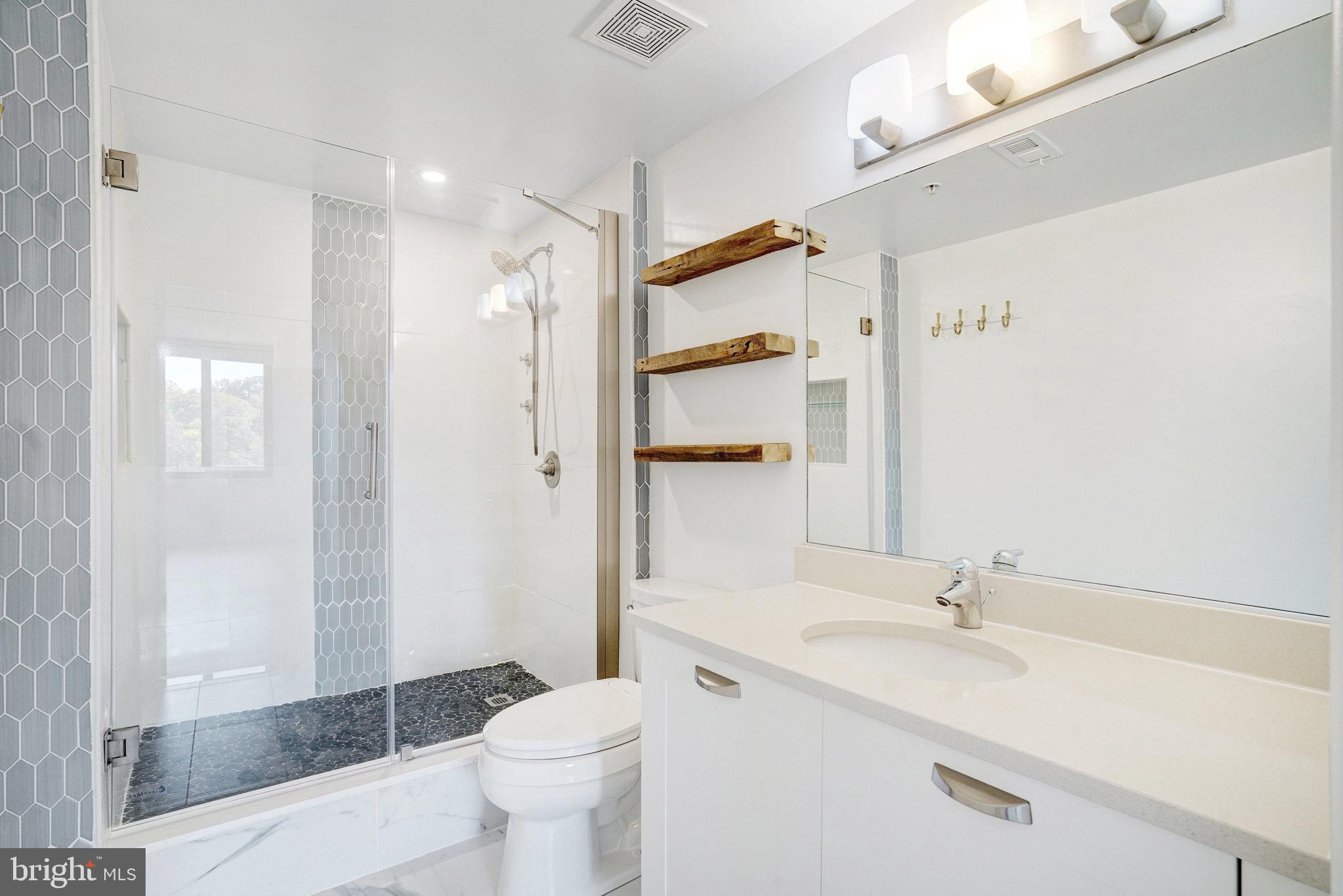 2451 MIDTOWN AVENUE 927