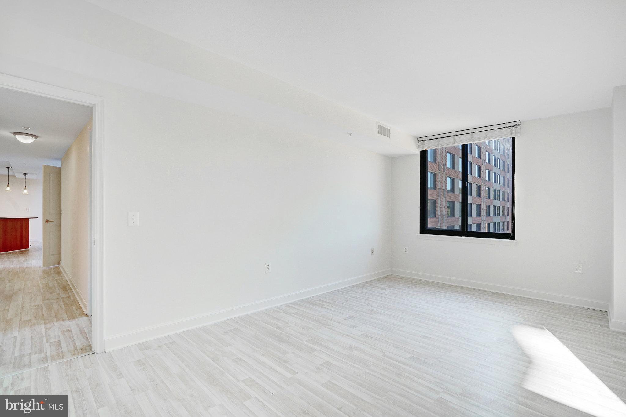 2451 MIDTOWN AVENUE 927