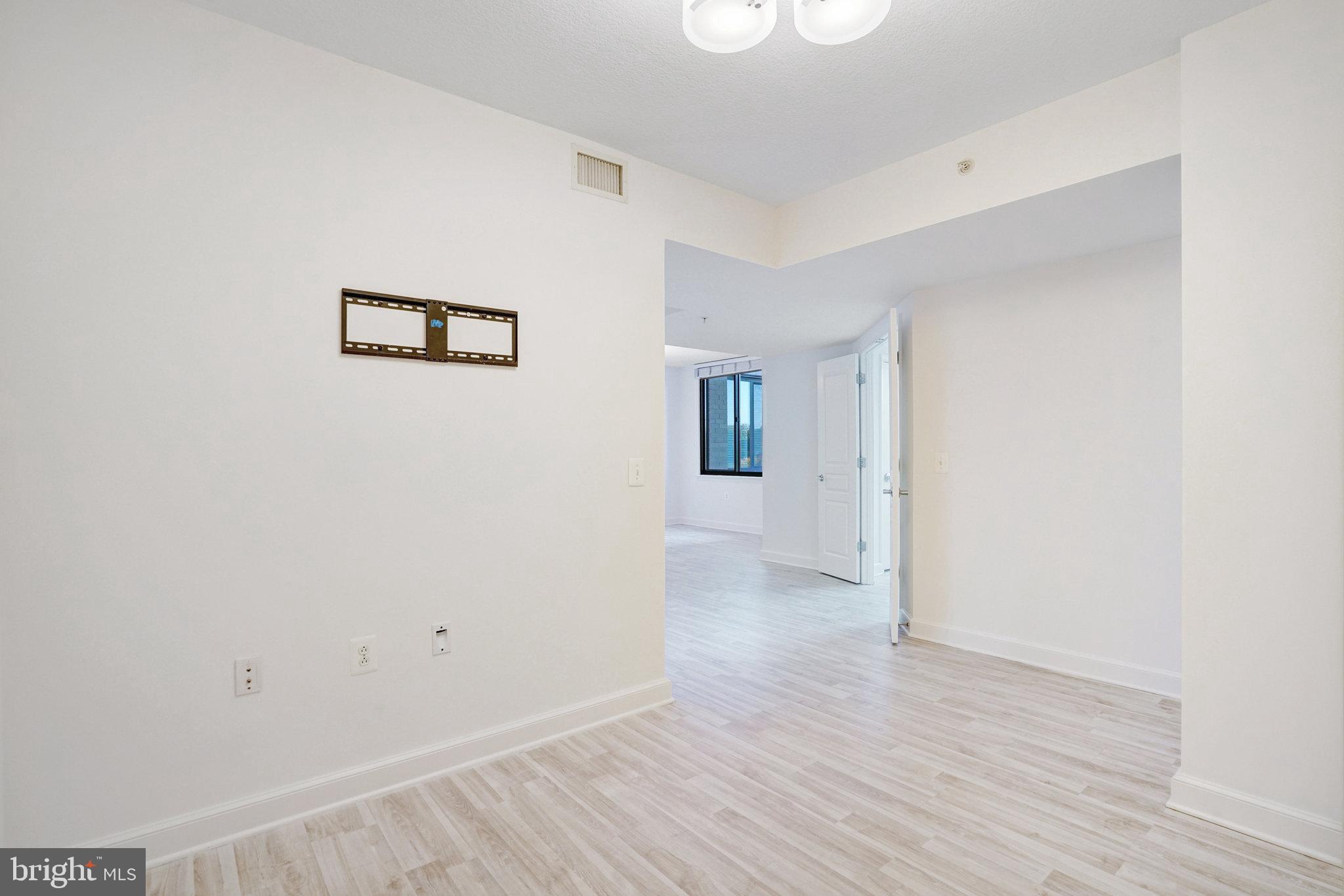 2451 MIDTOWN AVENUE 927