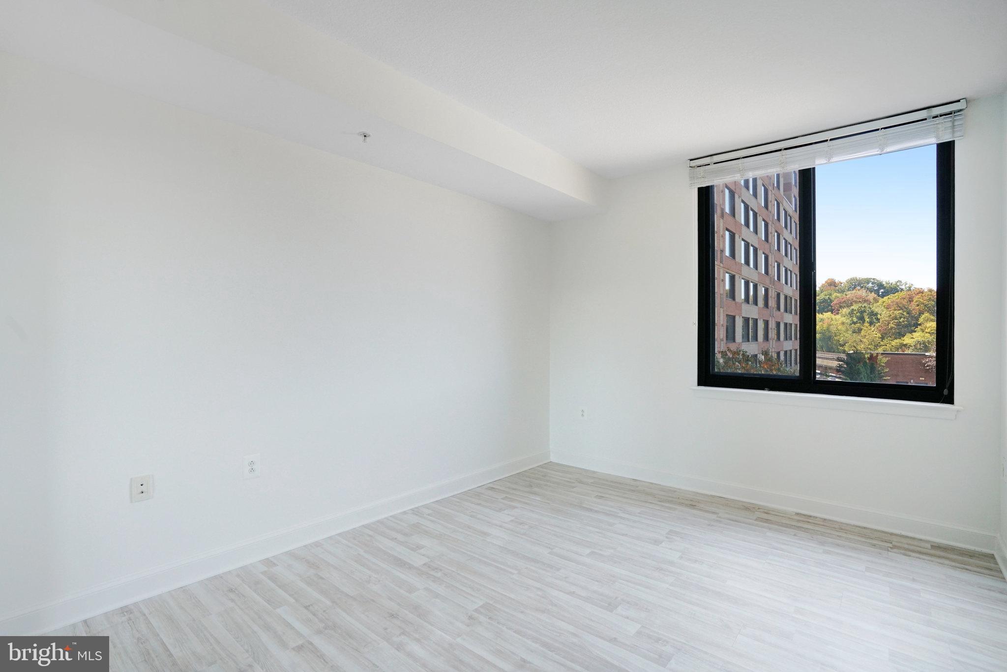 2451 MIDTOWN AVENUE 927