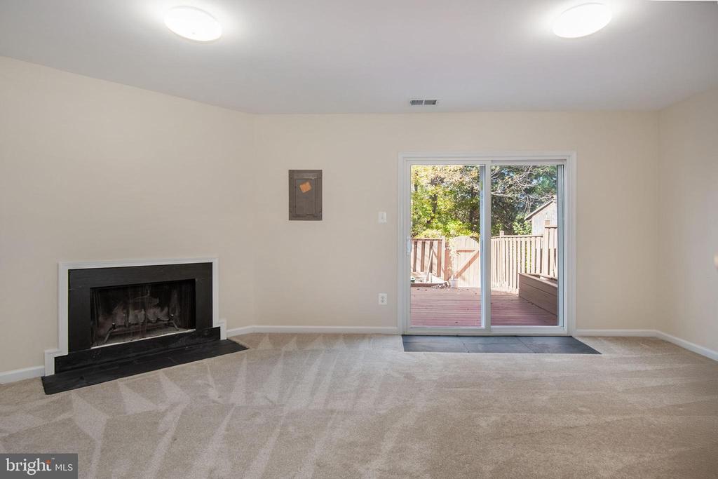 5008 HEAD COURT