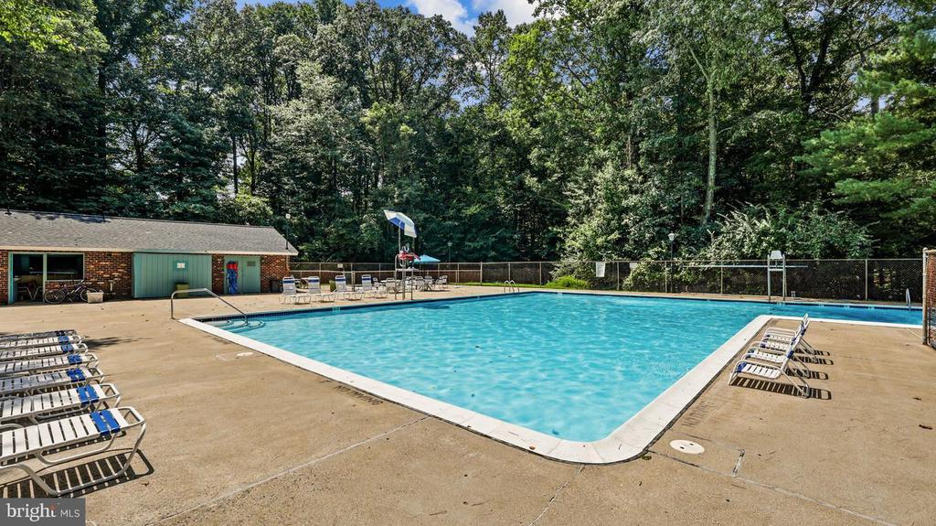 5008 HEAD COURT