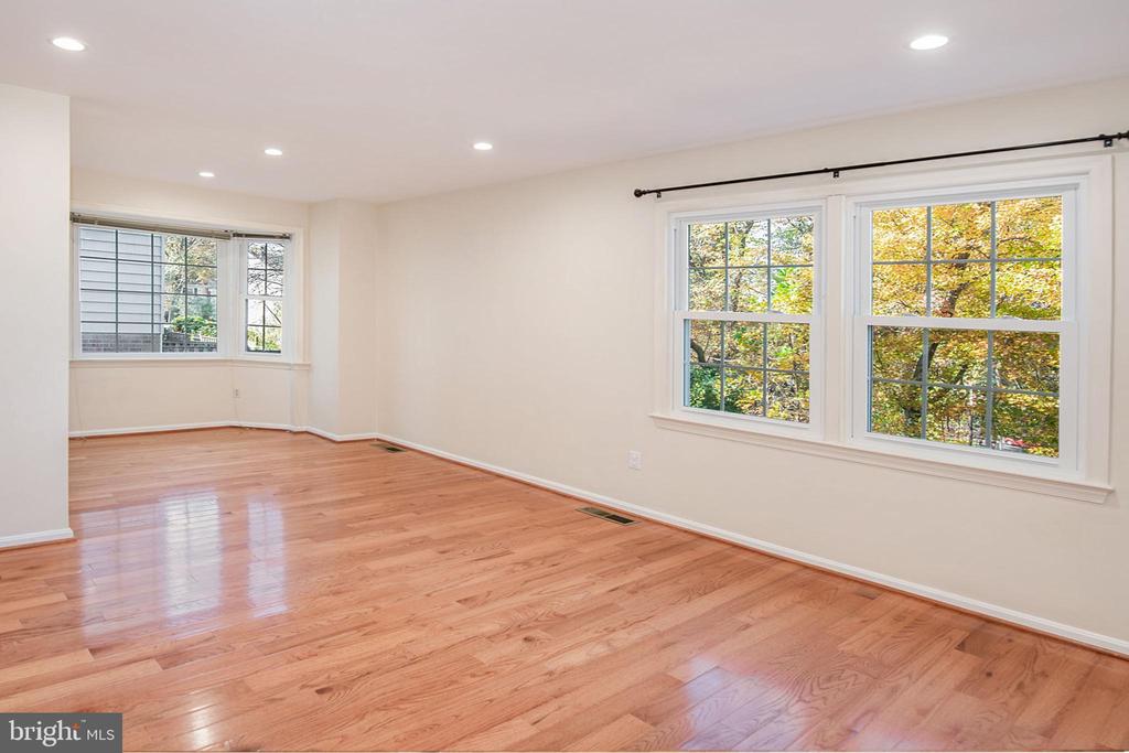 5008 HEAD COURT