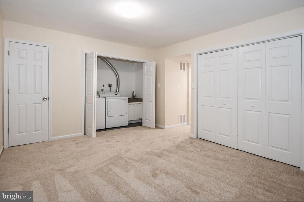 5008 HEAD COURT