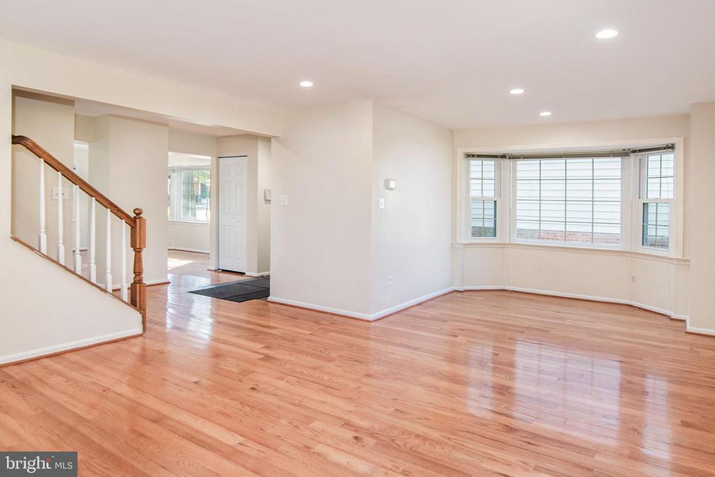 5008 HEAD COURT