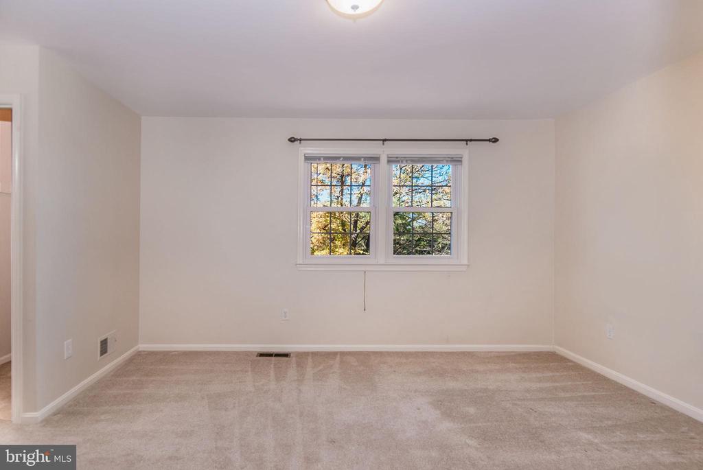 5008 HEAD COURT