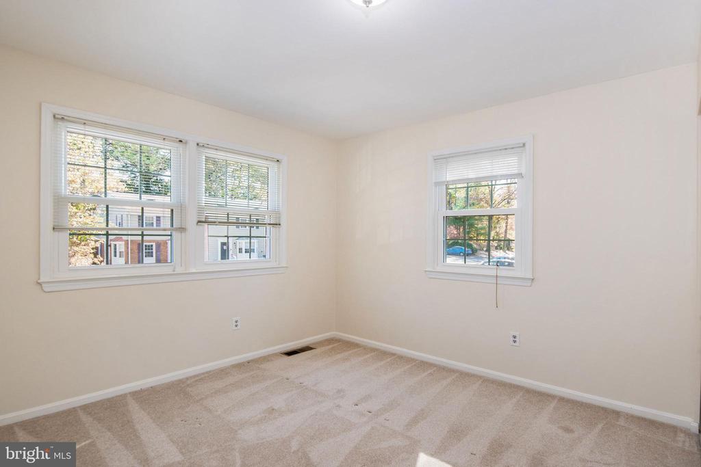 5008 HEAD COURT