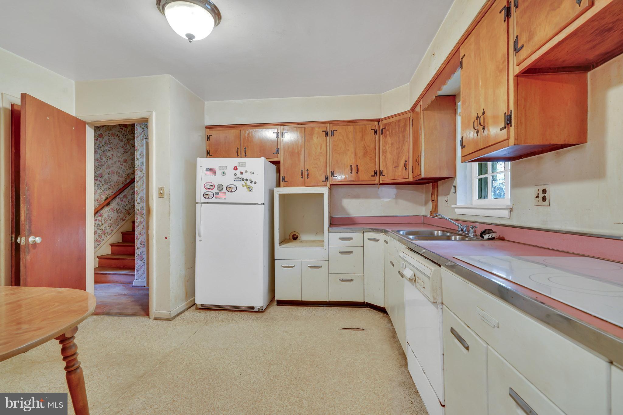 6420 SLEEPY RIDGE ROAD