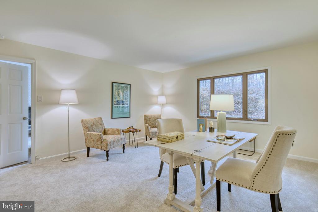 6809 GLENCOVE DRIVE