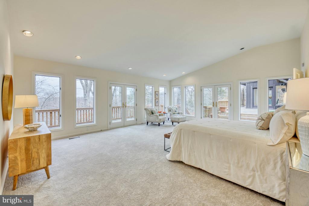 6809 GLENCOVE DRIVE