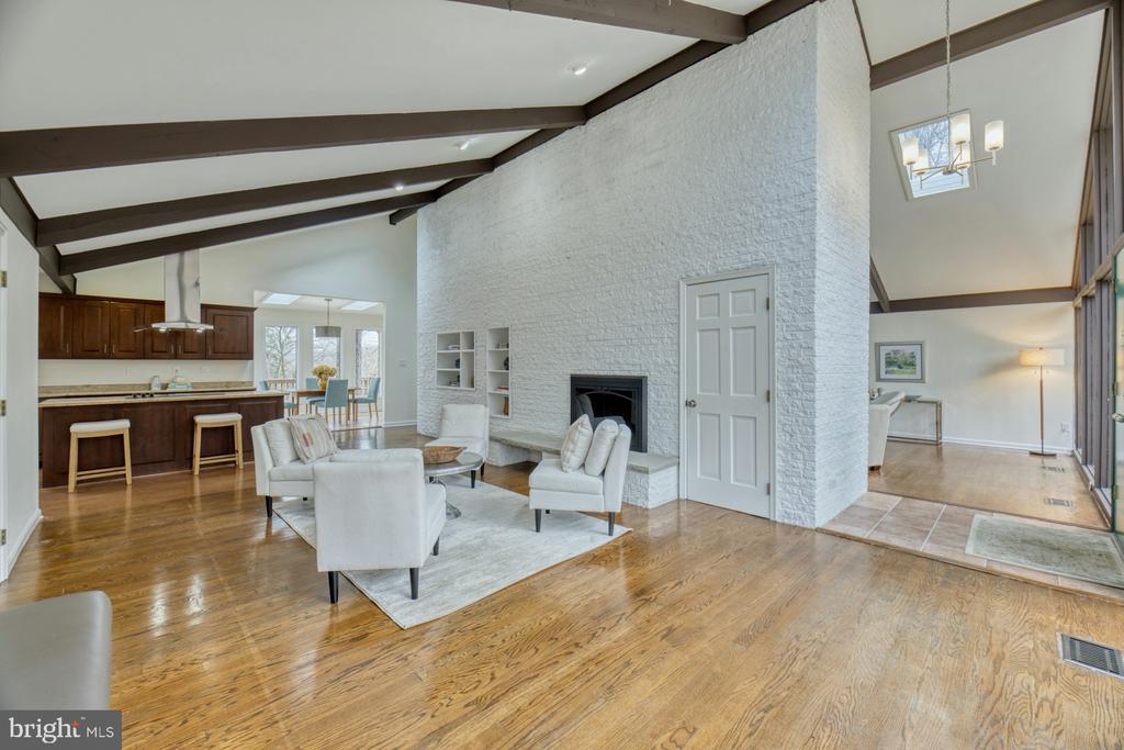 6809 GLENCOVE DRIVE