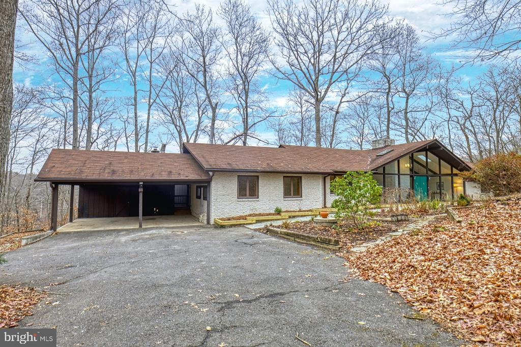 6809 GLENCOVE DRIVE