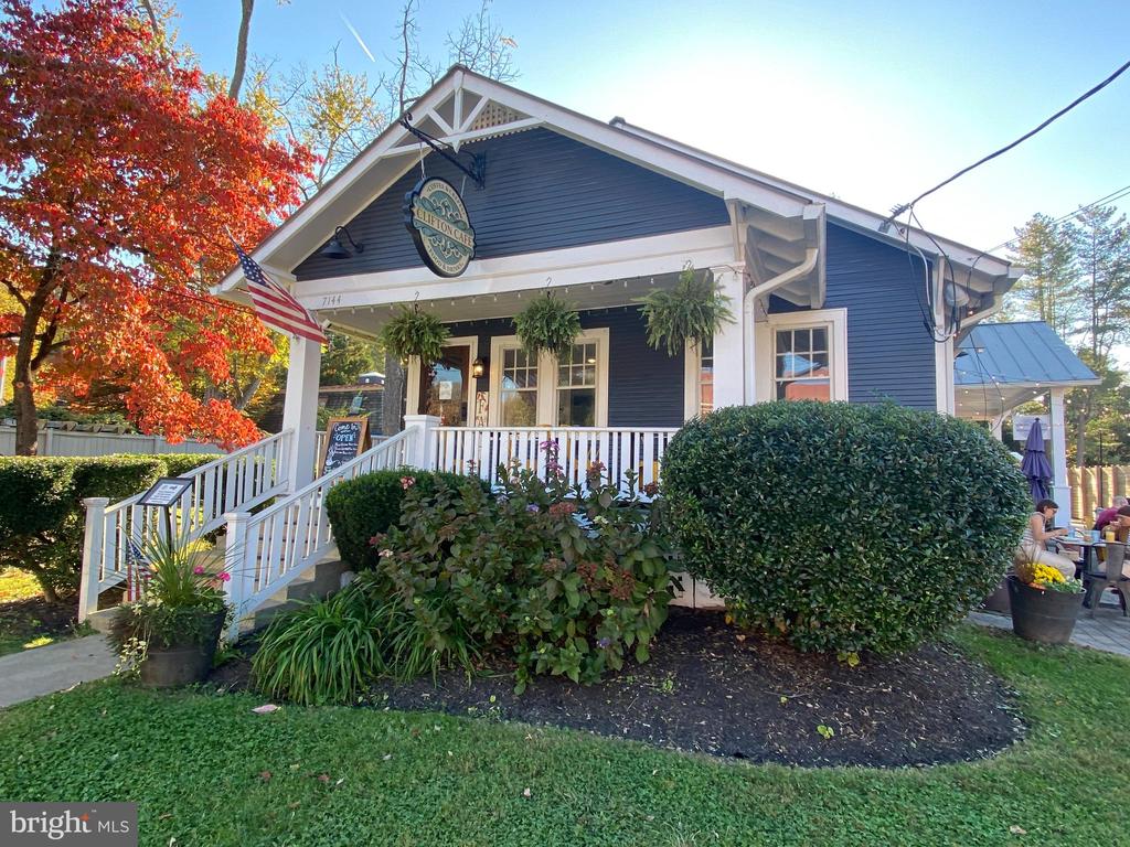 6809 GLENCOVE DRIVE