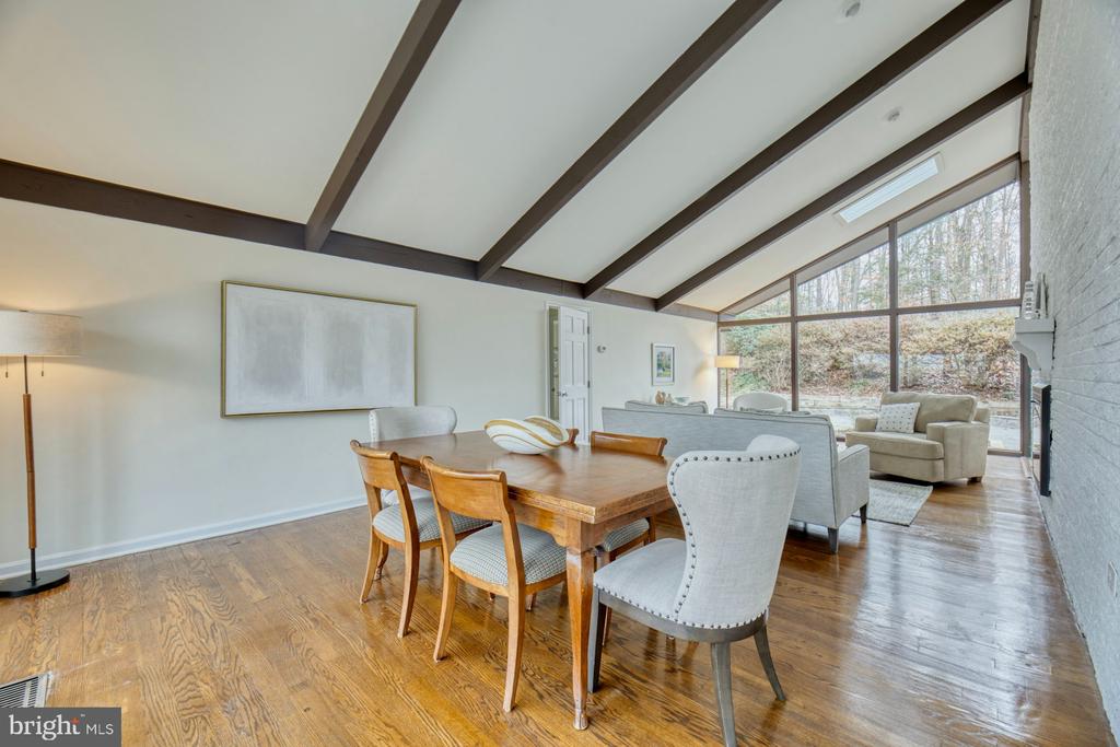 6809 GLENCOVE DRIVE