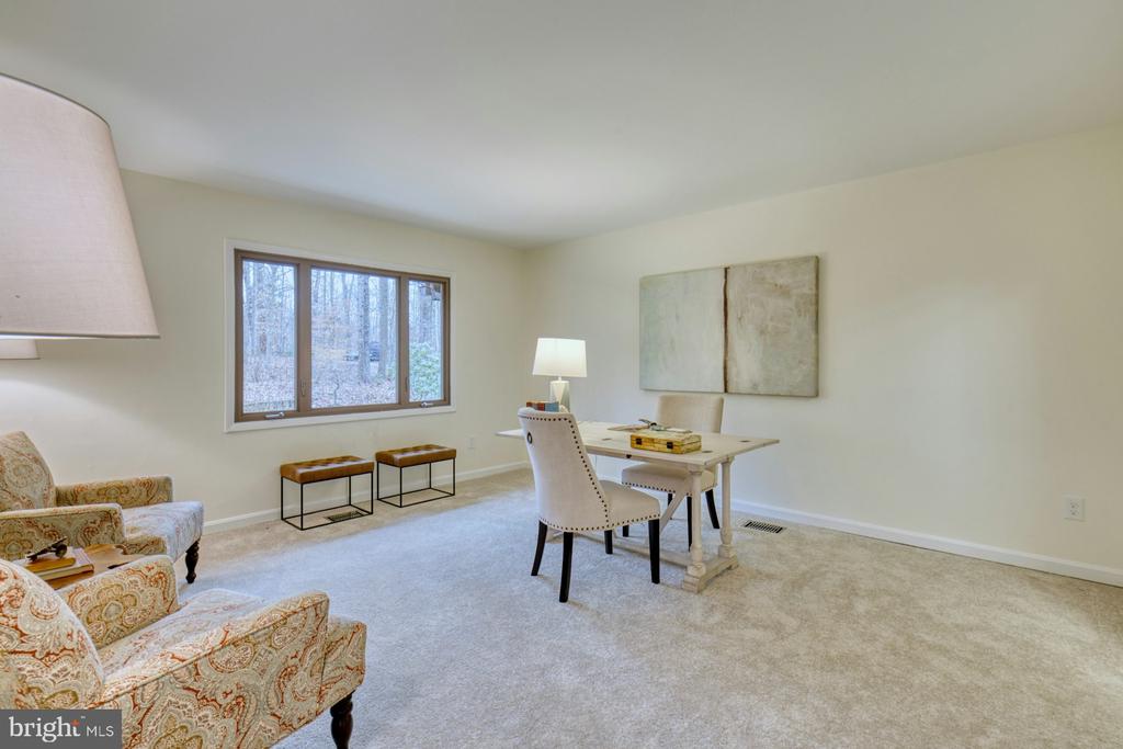 6809 GLENCOVE DRIVE