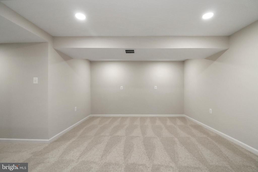 9510 SAINT CHARLES PLACE