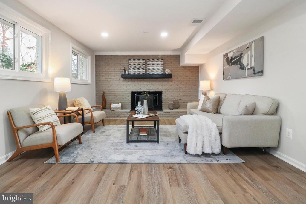 9510 SAINT CHARLES PLACE