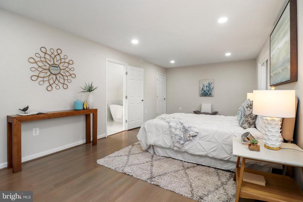 9510 SAINT CHARLES PLACE