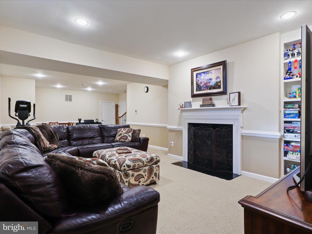3895 BILLBERRY DRIVE