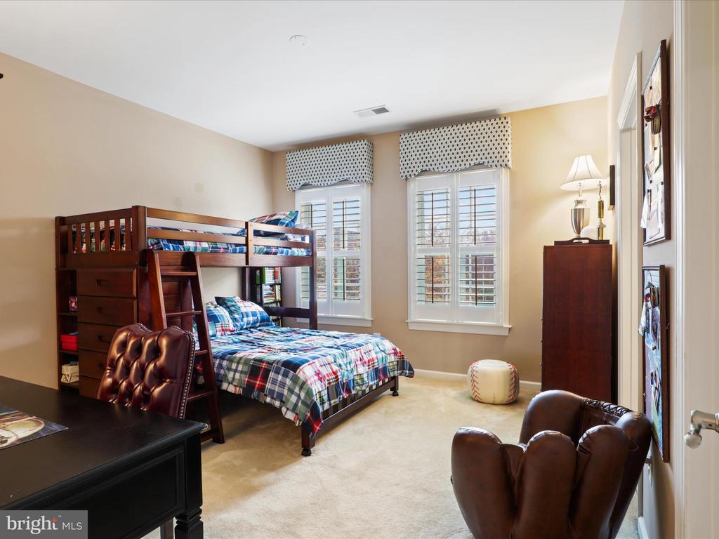 3895 BILLBERRY DRIVE