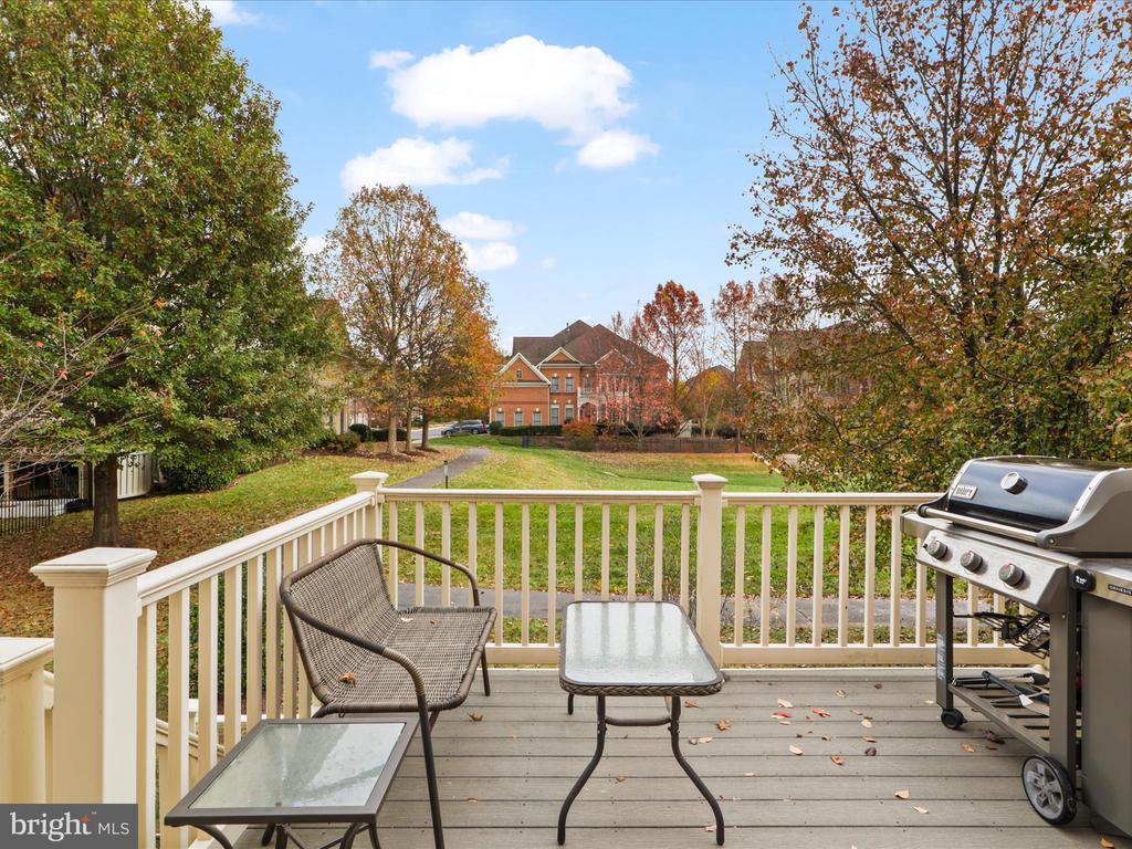 3895 BILLBERRY DRIVE