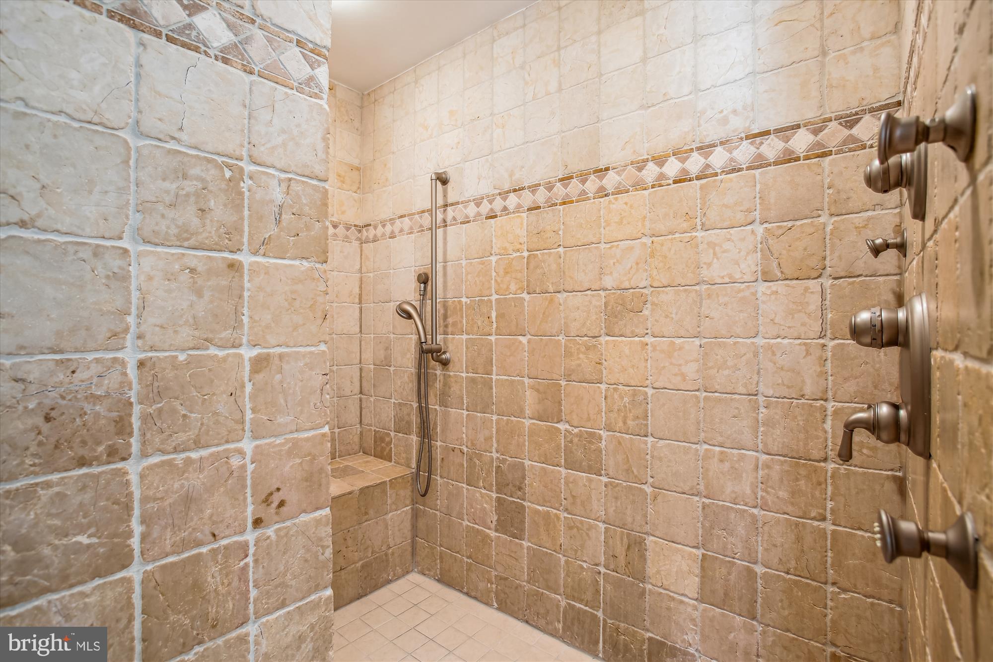 6633 VAN WINKLE DRIVE