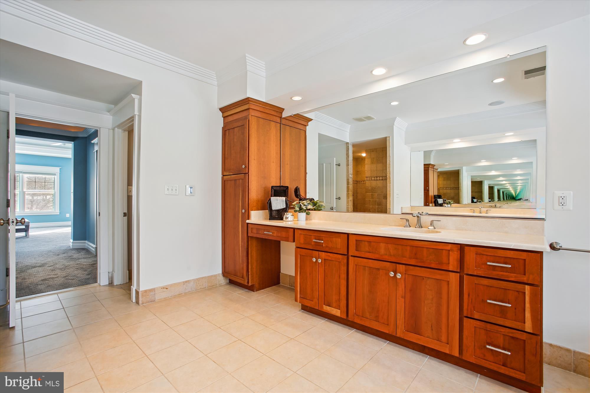 6633 VAN WINKLE DRIVE