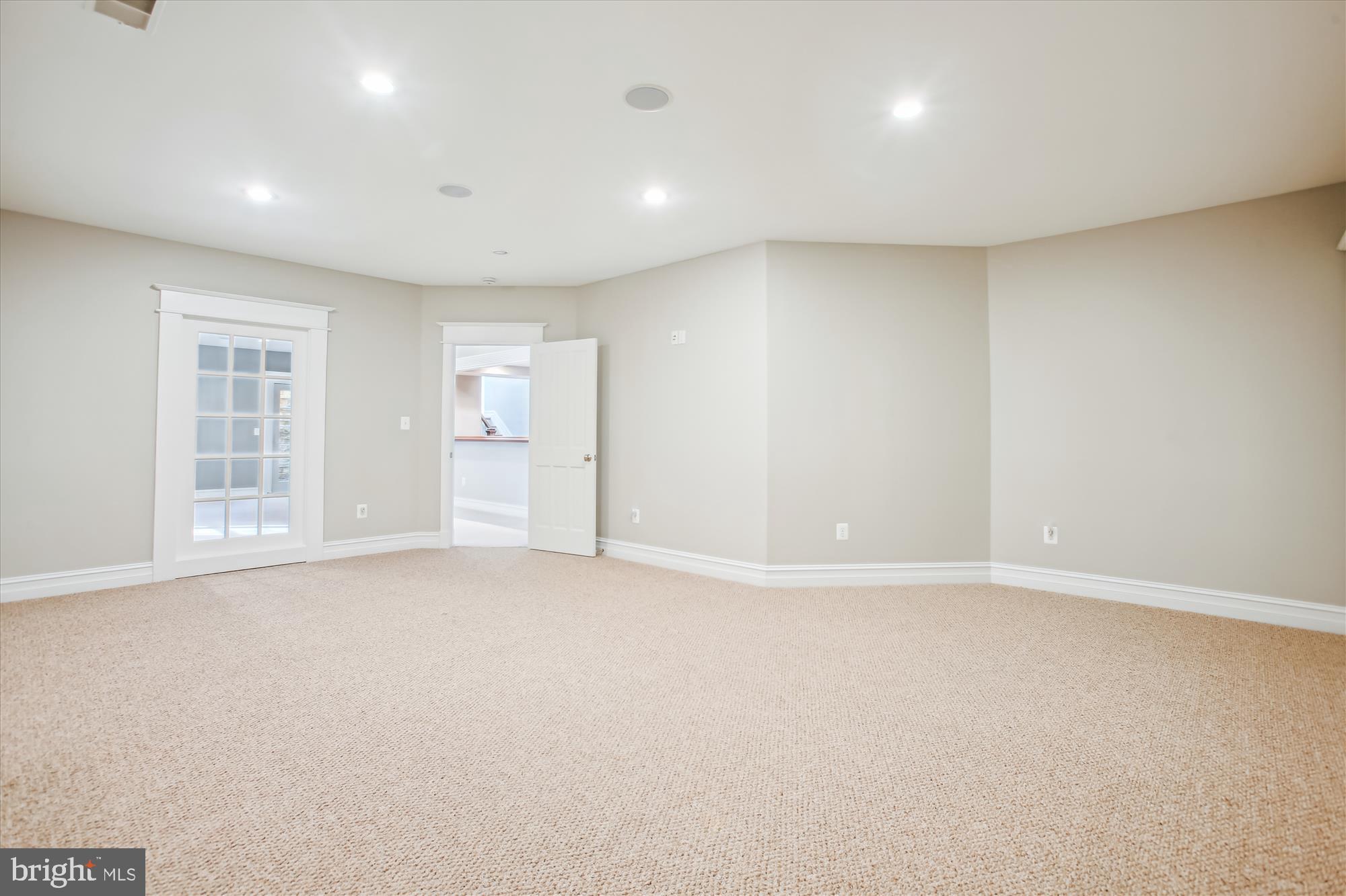 6633 VAN WINKLE DRIVE