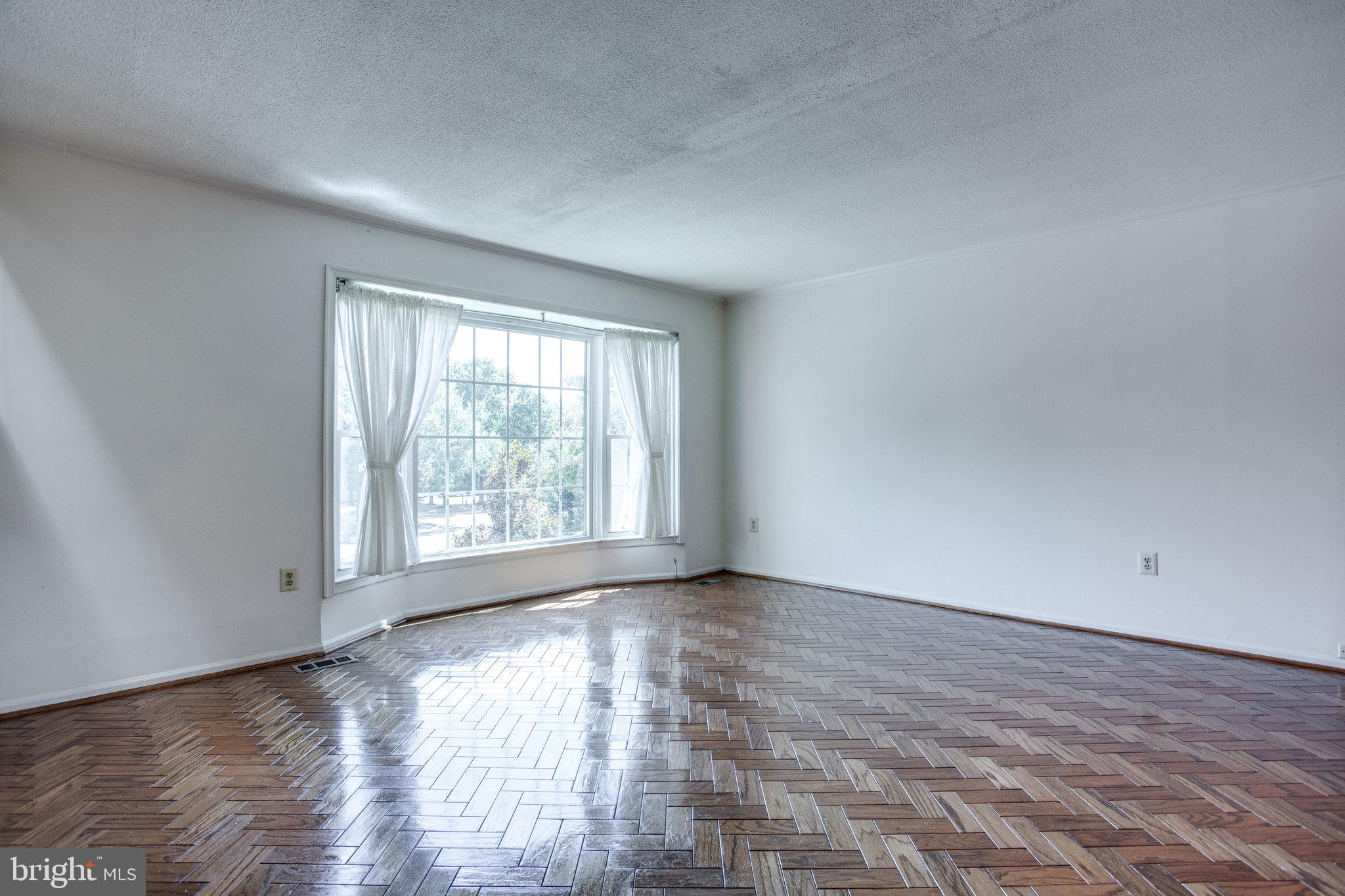 2880 SUTTON OAKS LANE