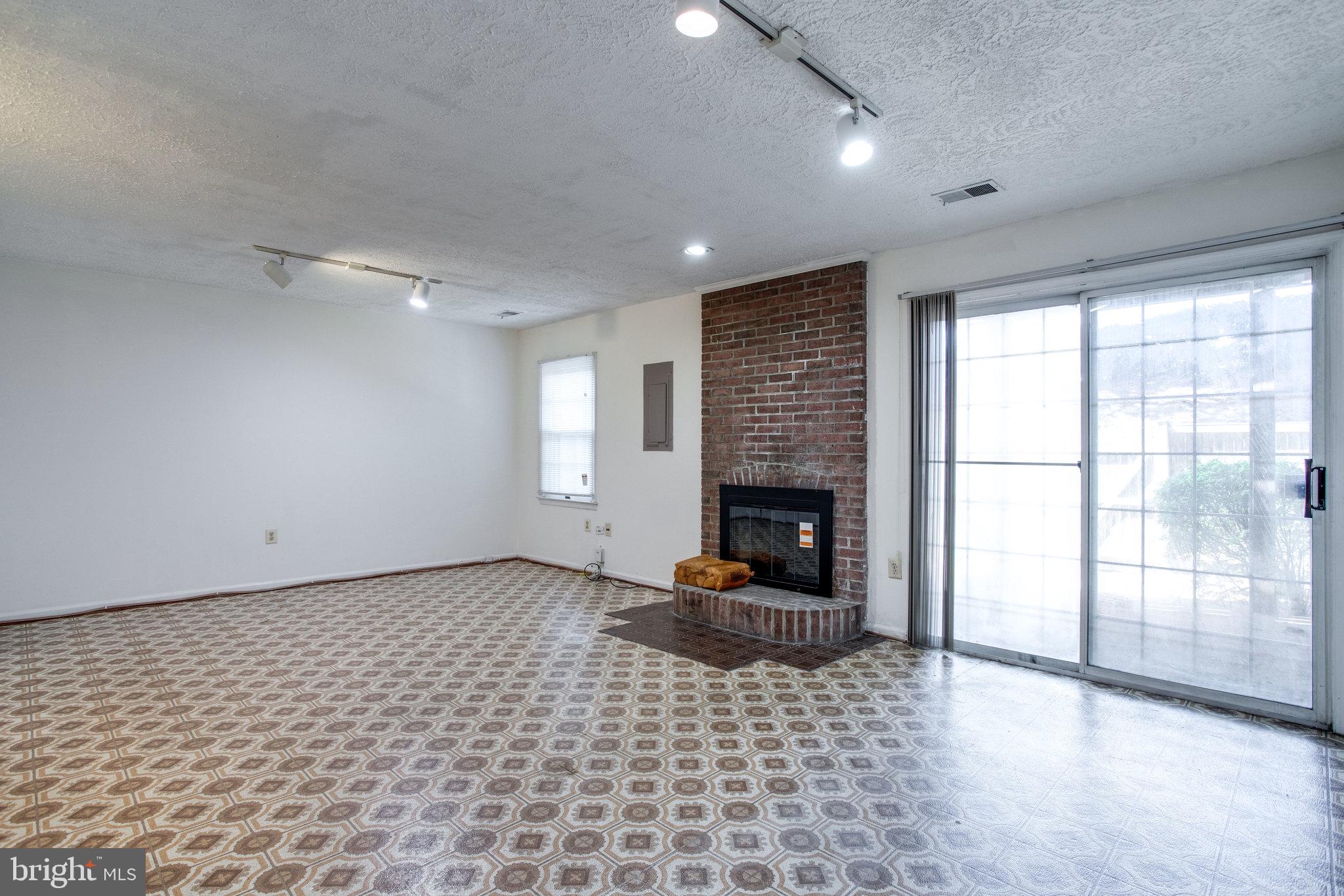 2880 SUTTON OAKS LANE