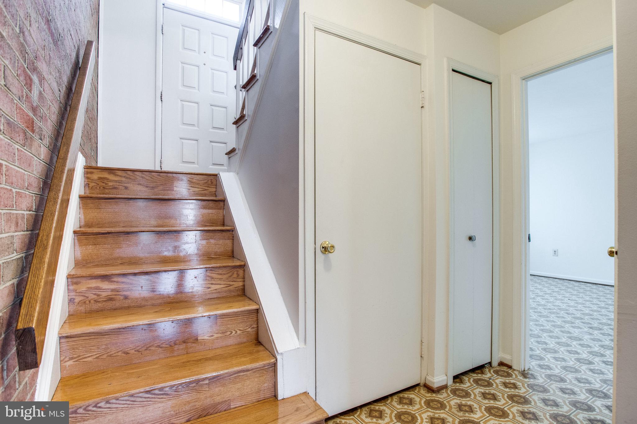 2880 SUTTON OAKS LANE