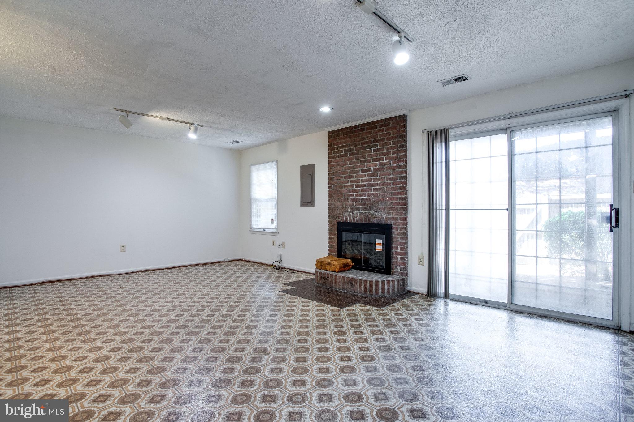 2880 SUTTON OAKS LANE