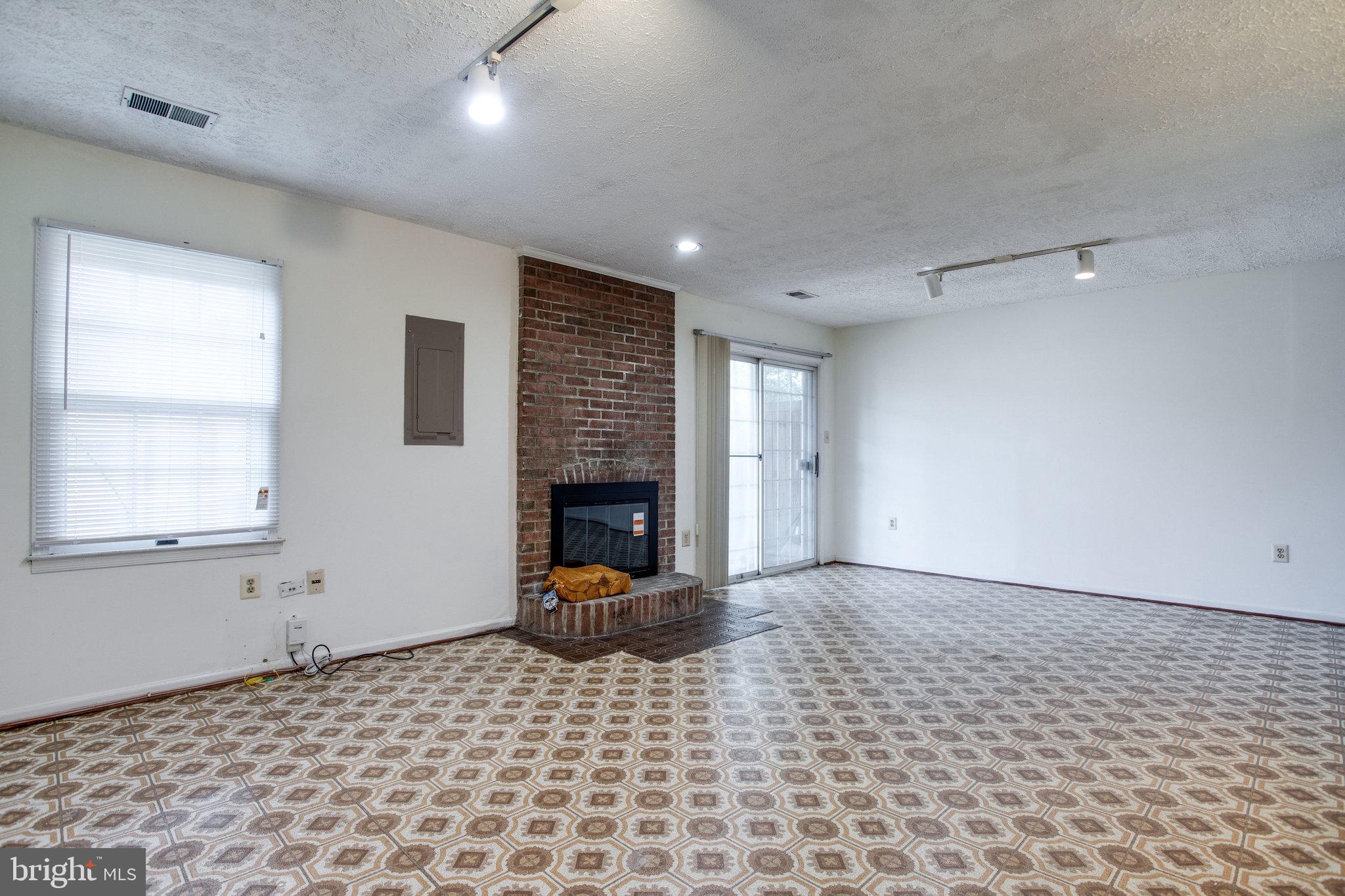 2880 SUTTON OAKS LANE