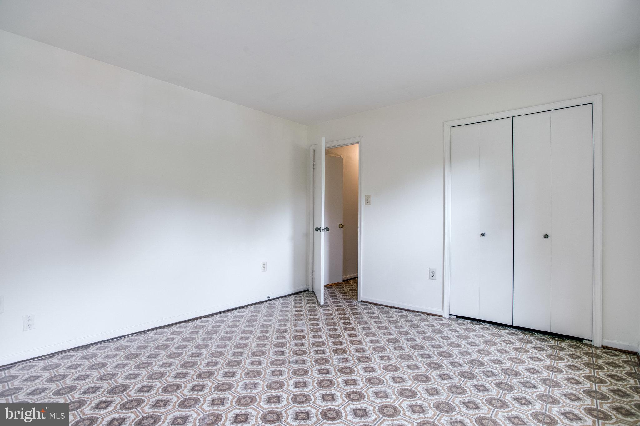 2880 SUTTON OAKS LANE