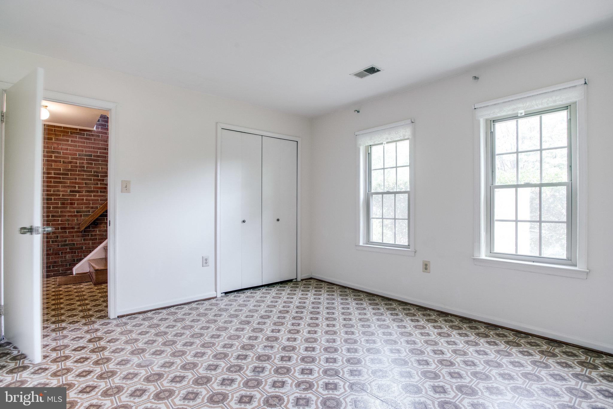 2880 SUTTON OAKS LANE