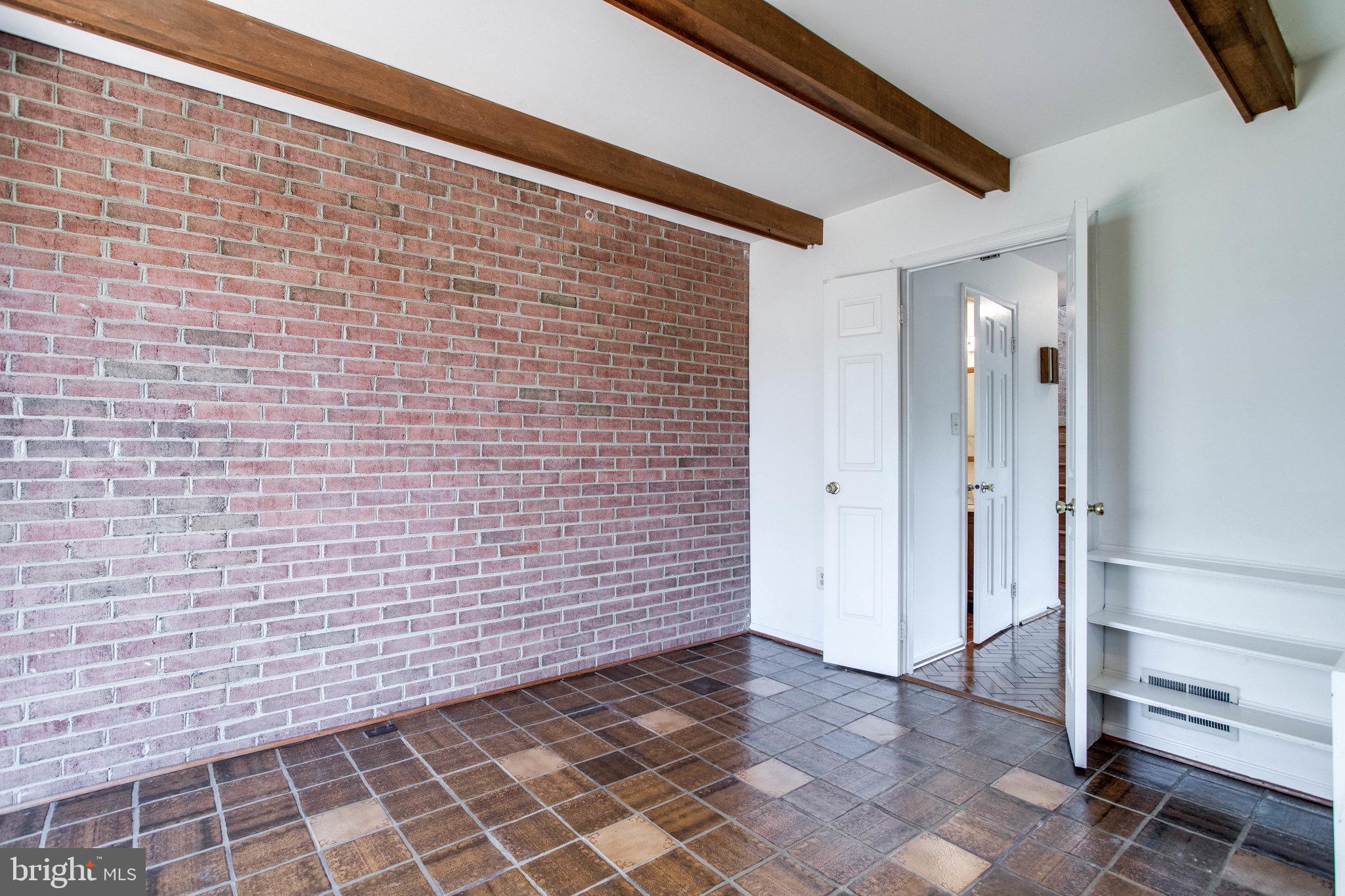 2880 SUTTON OAKS LANE