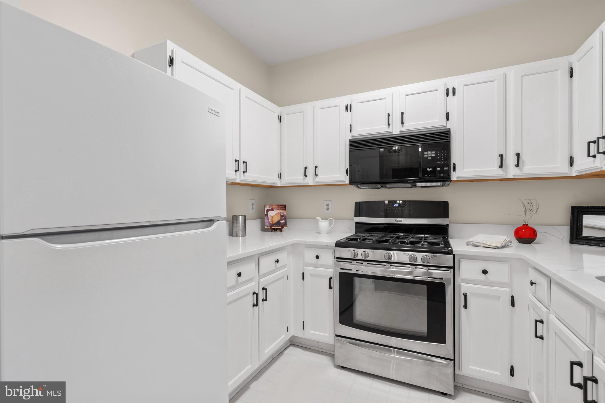 1704 LAKE SHORE CREST DRIVE 21